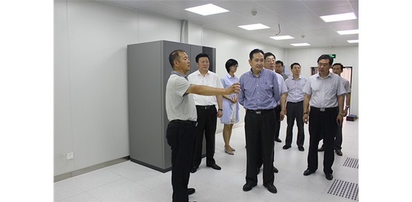 2016年6月17日，煙臺市政協(xié)副主席張行如到棲霞德豐調(diào)研指導(dǎo)工作